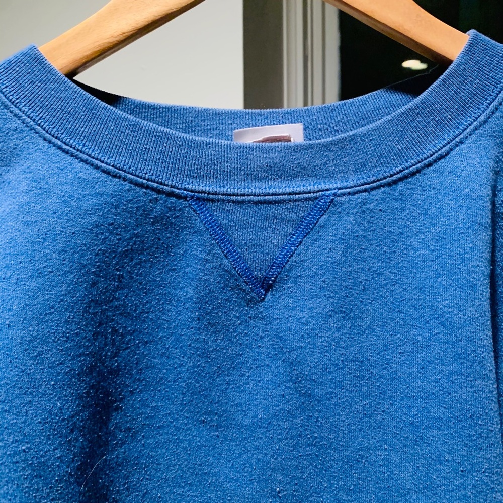B L U E C R O P P E D C R E W N E C K - image 3